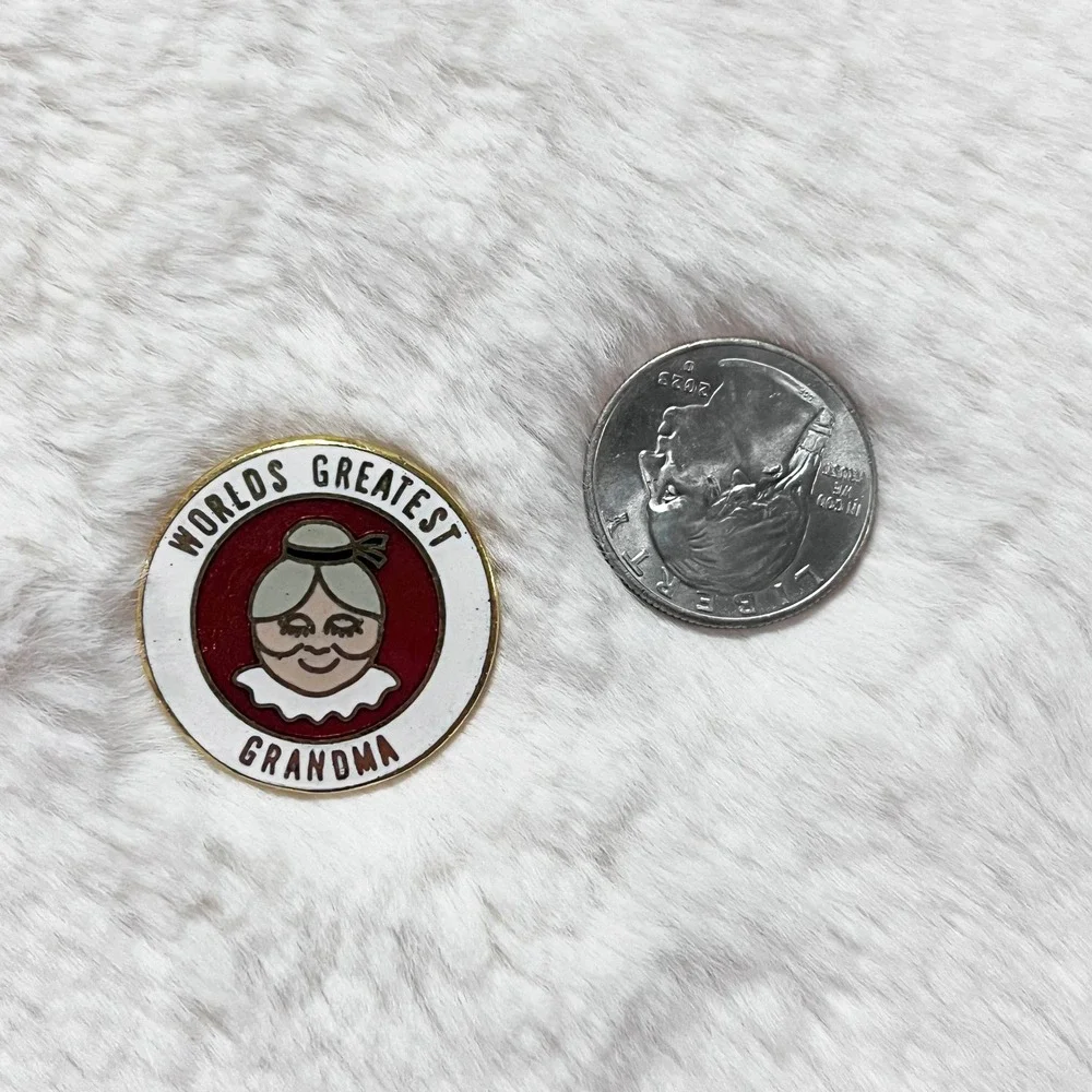 🔮 5/$25 Vintage Worlds Greatest Grandma‎ Pin